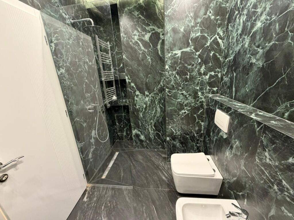 Apartament 2+1+Parking per qira tek Rruga Jordan Misja.