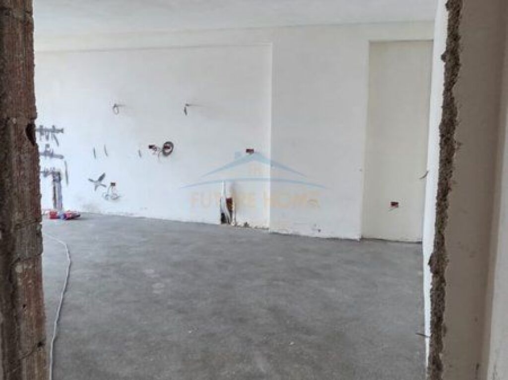 Shitet, Apartament 2+1 + 2 Poste Parkimi, Rruga "Pasho Hysa", Tregu Elektrik, Tirane.