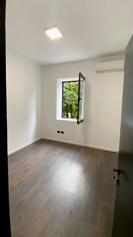 BUSINESS PREMISES FOR RENT – BLLOK, SAMI FRASHËRI STREET