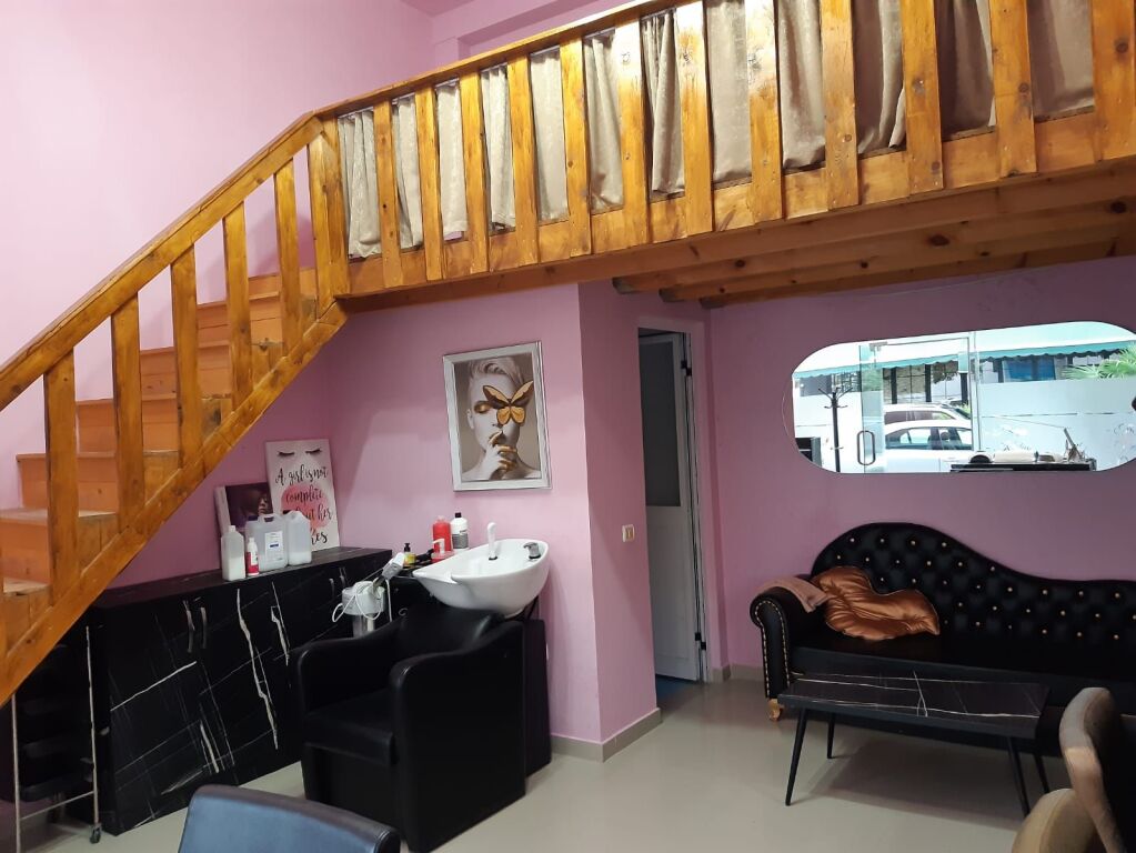 Qera | Parukeria Dupleks | Astir | 300 €/muaj
