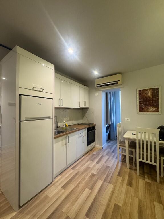 Appartamento in affitto 1+1- 📍Via Fortuzi, vicino al Ministero della Giustizia- 550 mila lek