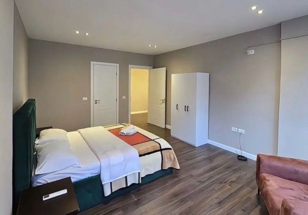 📌SHITET APARTAMENT 2+1+2 PRANË KOPSHTIT BOTANIK &amp; XHAMISË