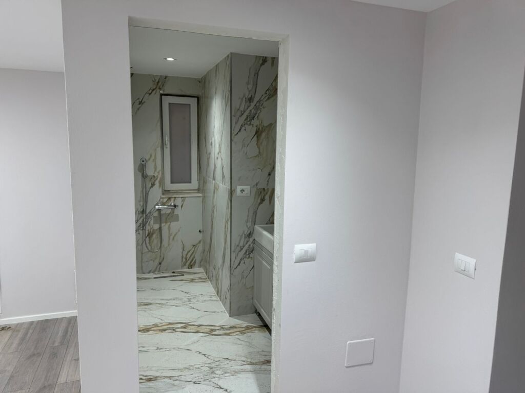 PREMISES FOR RENT 73 M2 ELBASAN ROAD 1500 EURO