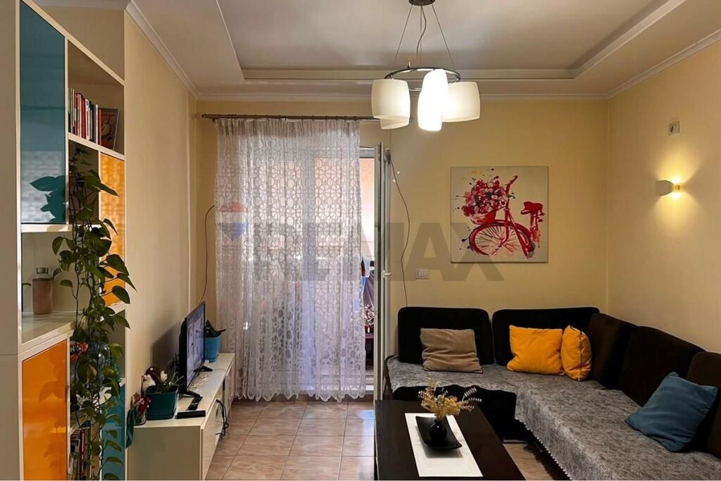 Apartment 2+1 for sale at Kompleksi Kontakt, 21 Dhjetori.