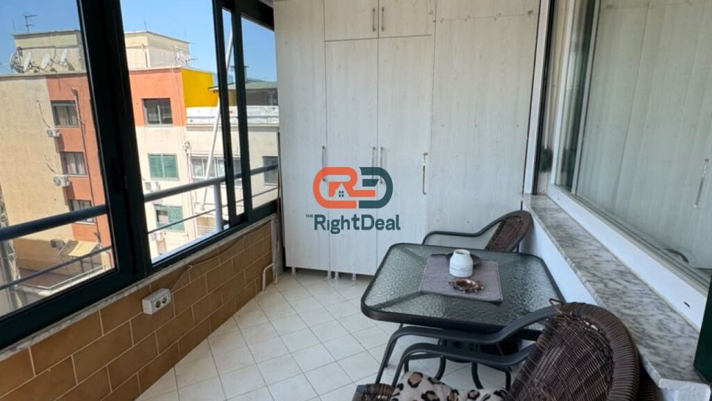 All'incrocio di 21 Dhjetori, dietro il Bar Oslo, Appartamento 2+1 in affitto, con posizione ideale!!!