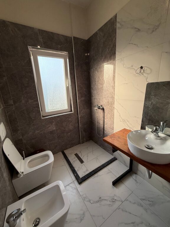 Jepet me qera apartament 1+1 ne Sauk