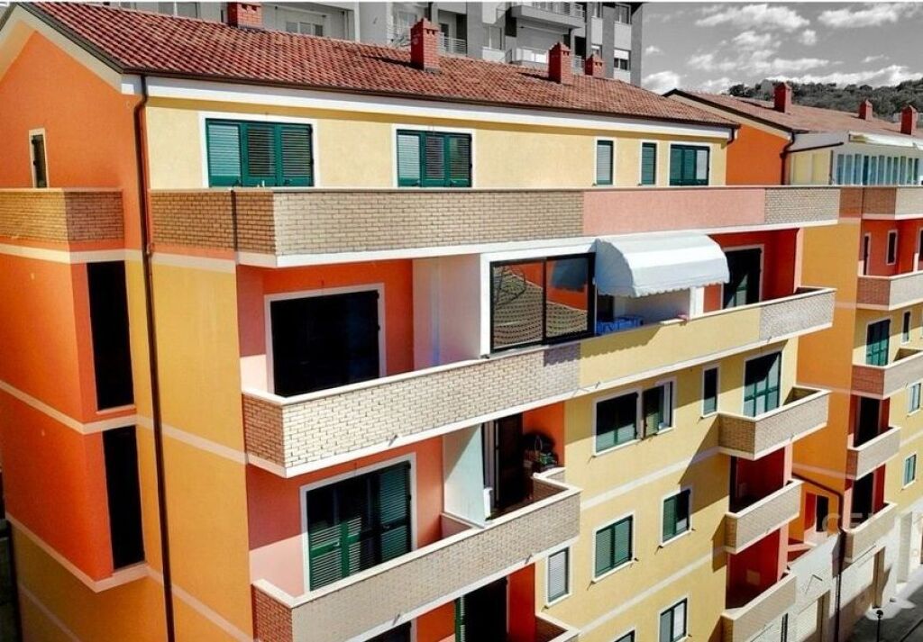 OKAZION, Shitet Dublex te Kompleksi Veneto, Liqeni i Thate