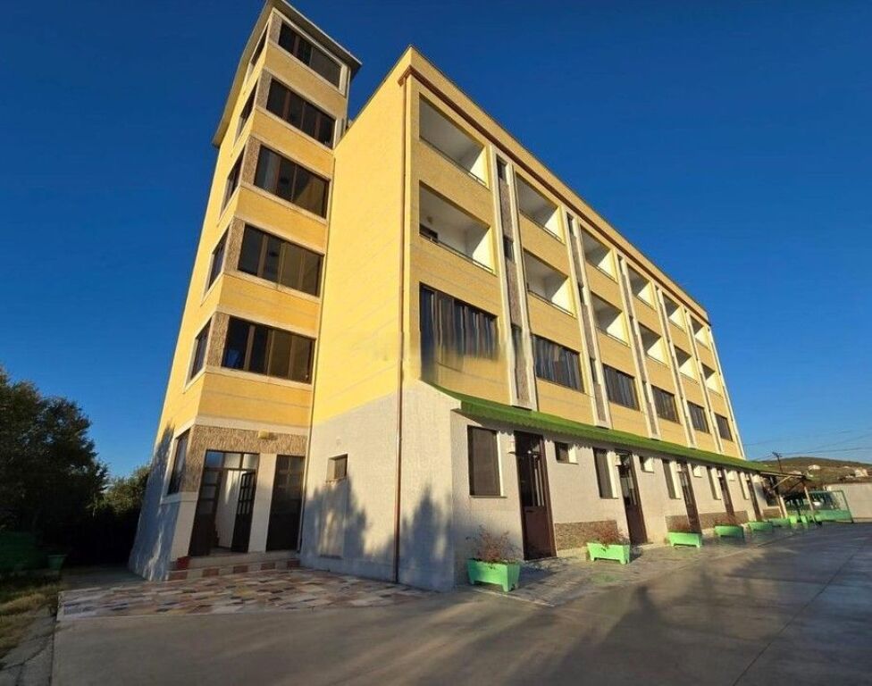 Hotel for Sale in Spille !
