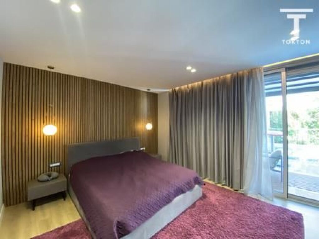 SHITET, APARTAMENT LUX + PISHINË, KOPSHTI BOTANIK, TIRANË