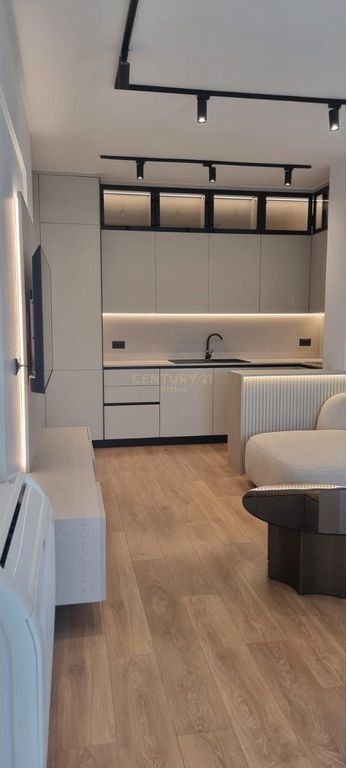 Jepet apartament me qera 1+1+parkim i super mobiluar perball universitetit UET! 850 € /Muaj