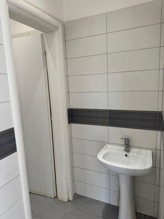 Business premises 1+1 For Rent in Plazh Hekurudha, Durrës!