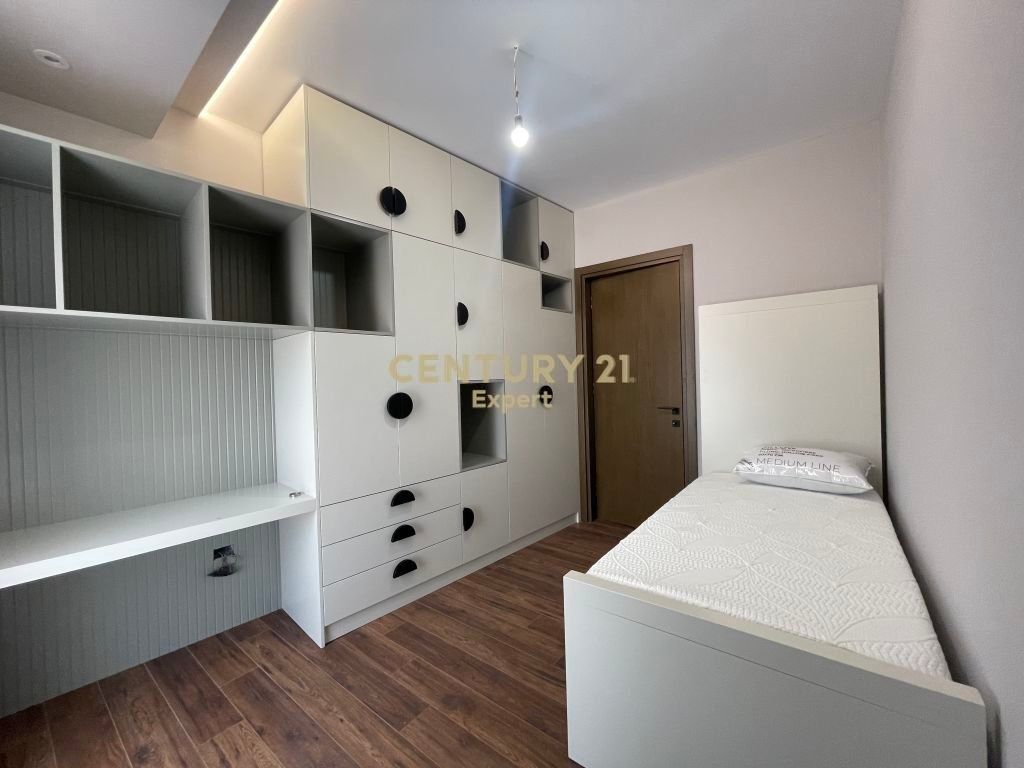 SHESIM APARTAMET 2+1+2 ME POST PARKIMI PRANE XIBRAKUT!!