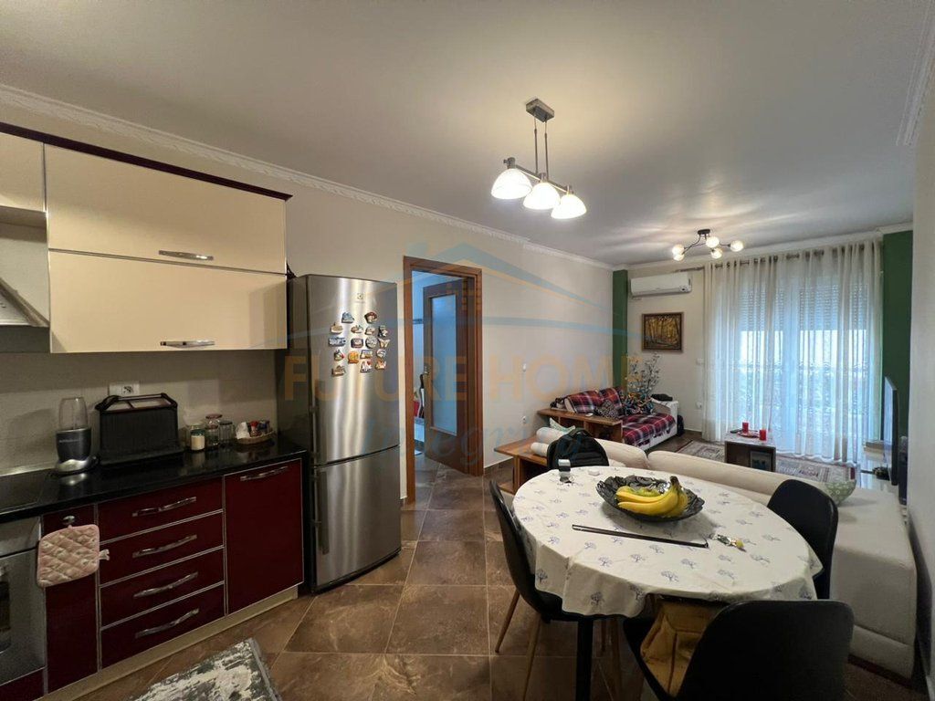 In vendita, Appartamento 2+1+2+Veranda, Lago Secco, Tirana.