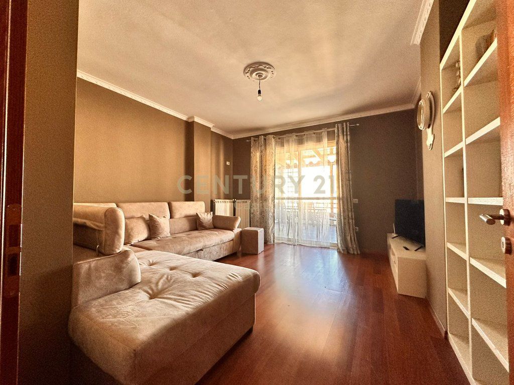 Appartamento 2+1 in vendita ad Astir