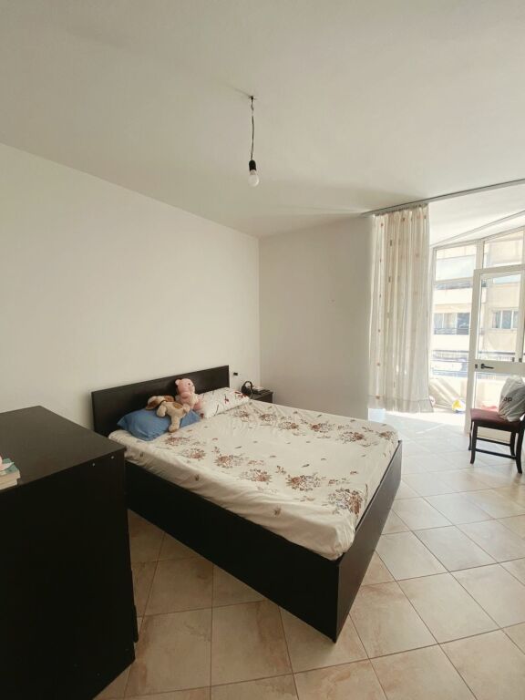 2+1, at 2 Palmat Astir, 420 thousand lek