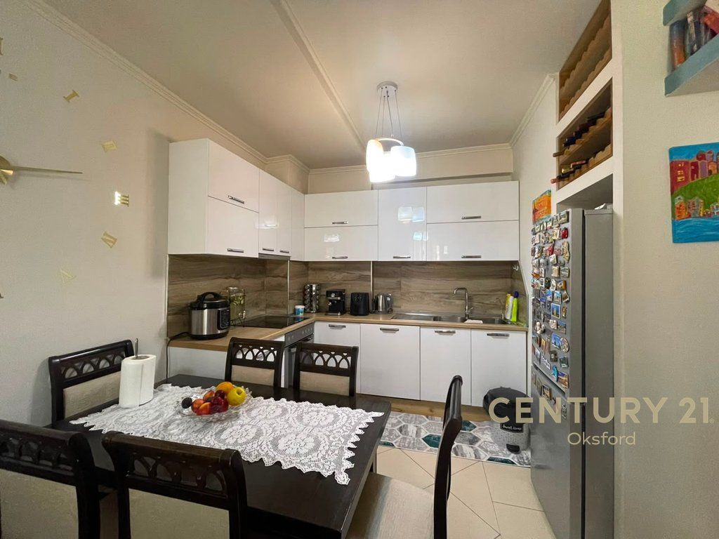 SHITET APARTAMENT 1+1 TE REZIDENCA "TIRANA GOLDEN PARK " !!
