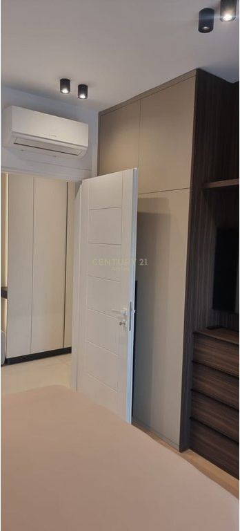 Jepet apartament me qera 1+1+parkim i super mobiluar perball universitetit UET! 850 € /Muaj
