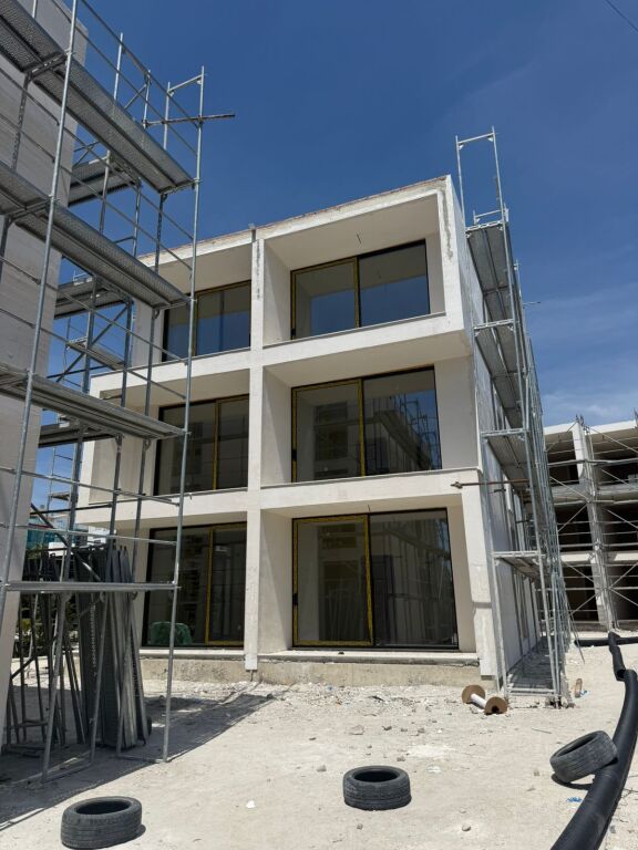 APARTAMENT LUKSOZ PER SHITJE NE ORIKUM