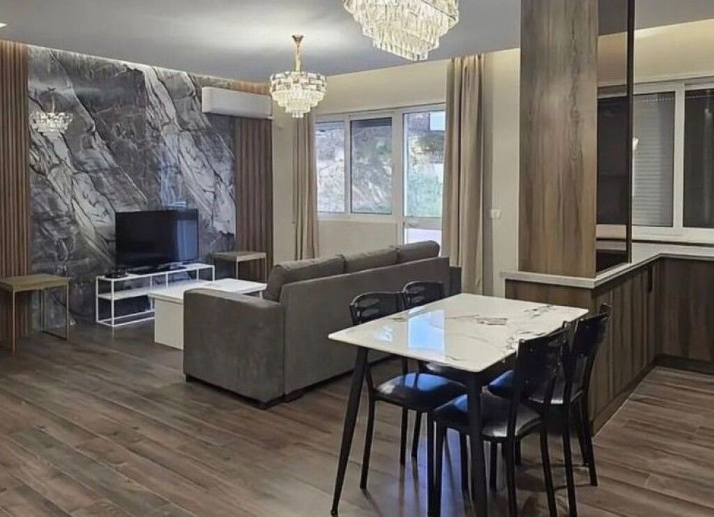 📌SHITET APARTAMENT 2+1+2 PRANË KOPSHTIT BOTANIK &amp; XHAMISË