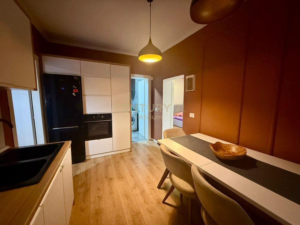 APARTAMENT 2+1+2 ME QIRA PRANE MATERNITETIT TE RI !