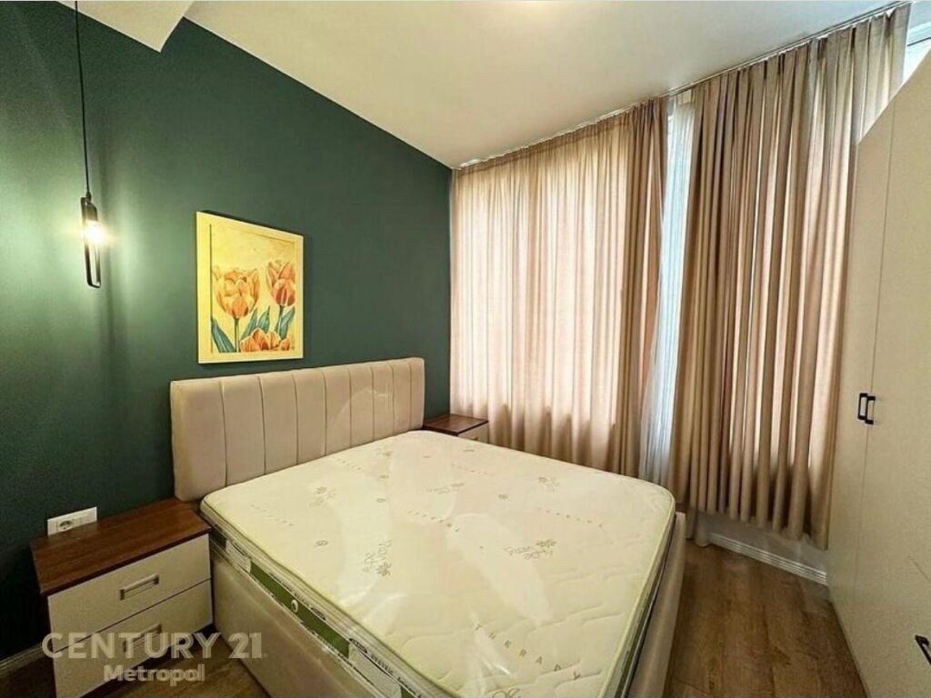JEPET ME QIRA APARTAMENT 1+1 TEK LIQENI ARTIFICIAL! 500 € /Muaj