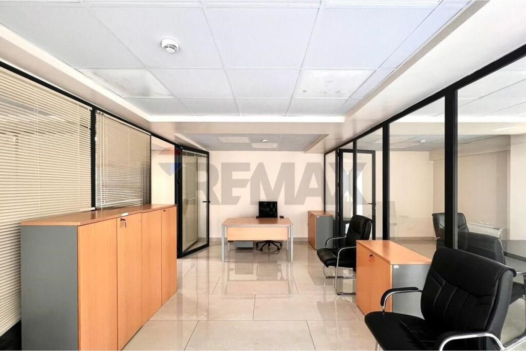 Office for rent on Elbasan Street!