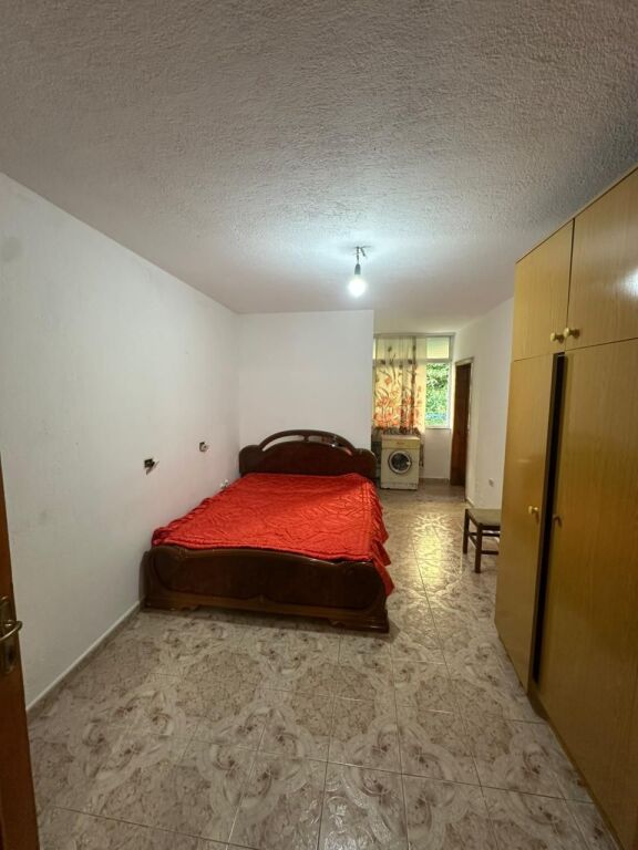 Qera | Apartament 1 + 1 | Shkolla e Bashkuar | 350 €/muaj