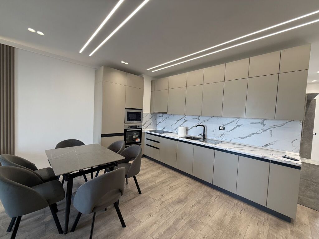 APPARTAMENTO 2+1+2 IN AFFITTO, NUOVO BOULEVARD, TIRANA!