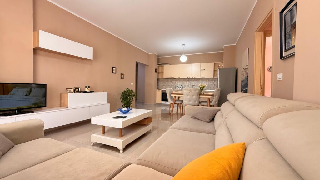 🏡 Appartamento 2+1 in Affitto in Via Ferit Xhajko (ex Ristorante Durrësi), Tirana 📍