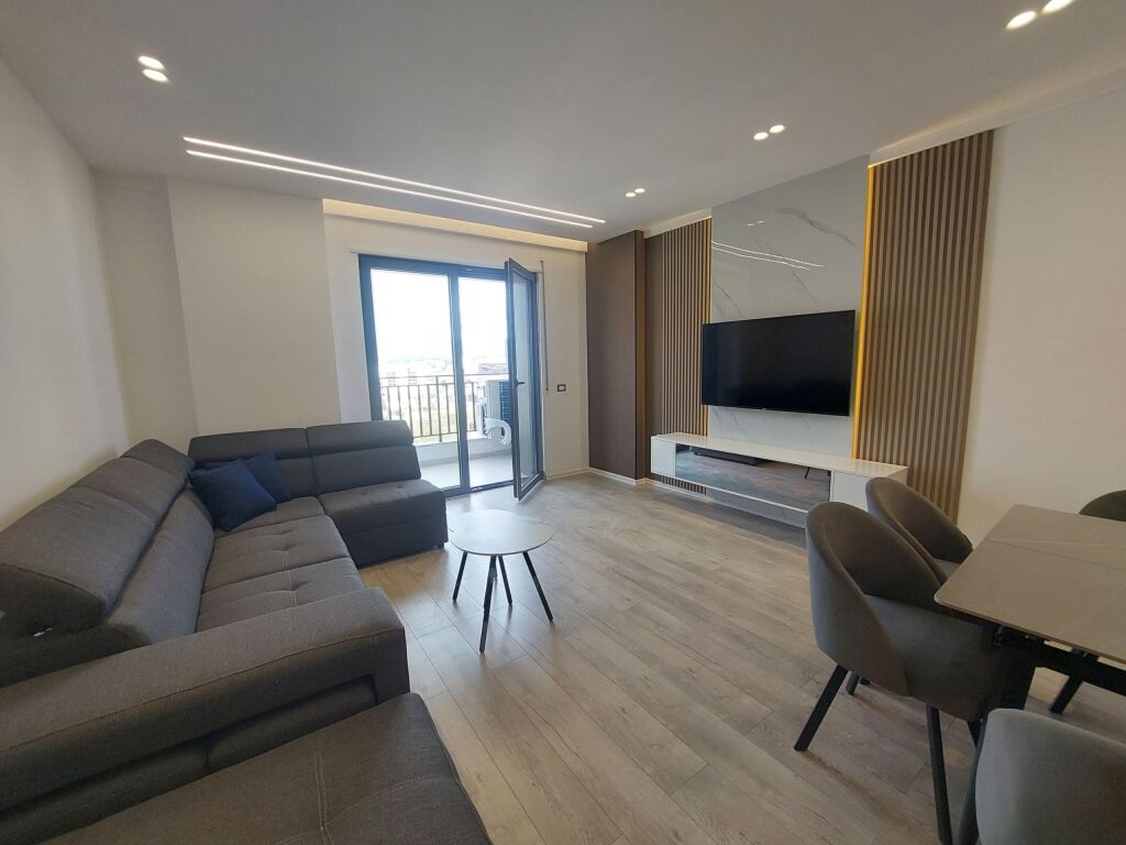 Rent | Apartament 2 + 1 | Bulevardi i Ri | 700 €/month