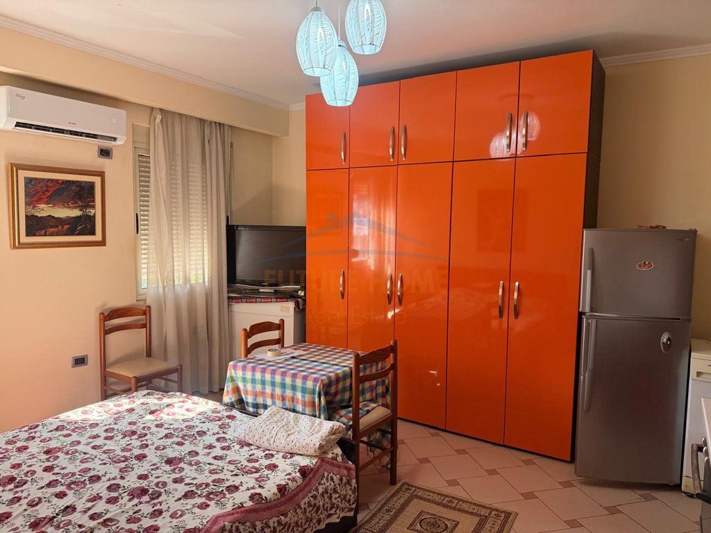 Qera, Garsoniere, Rruga e Durrësit, Tiranë.