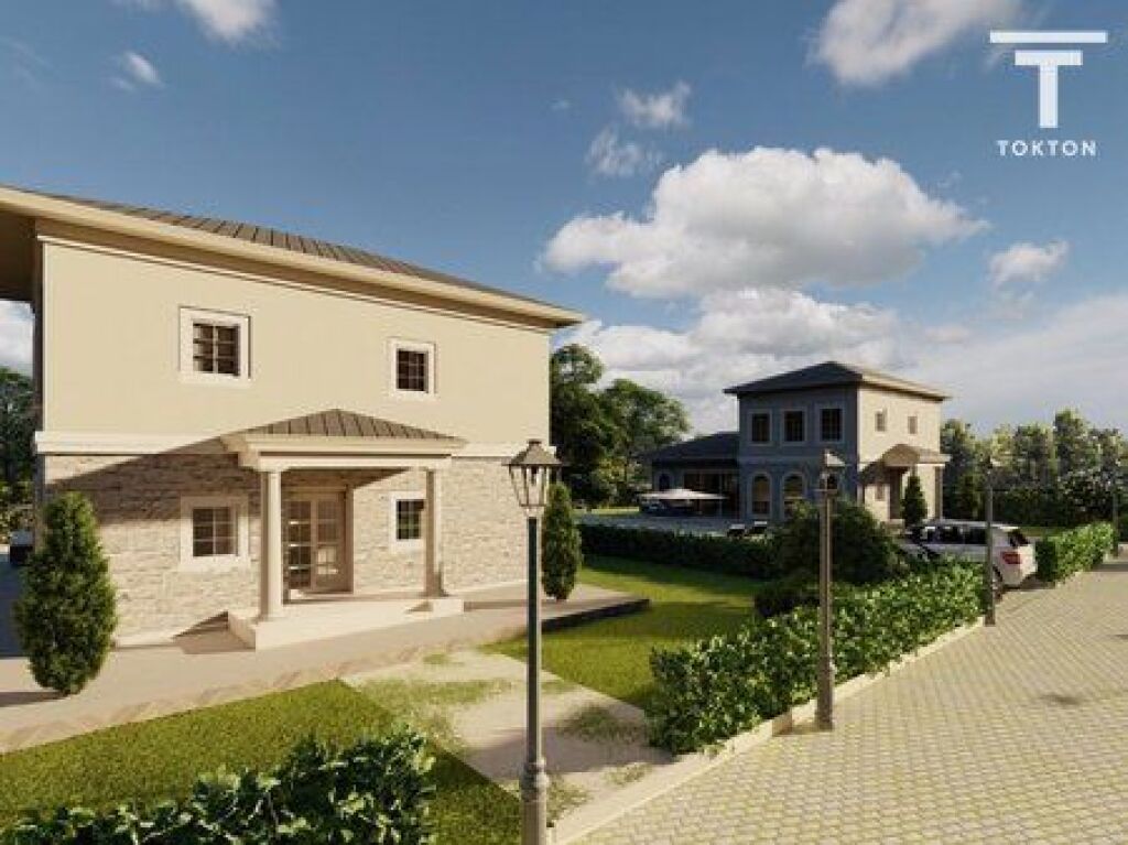 FOR SALE 2 INDIVIDUAL VILLAS WITH POOL, RIVER HILL, PETRELË