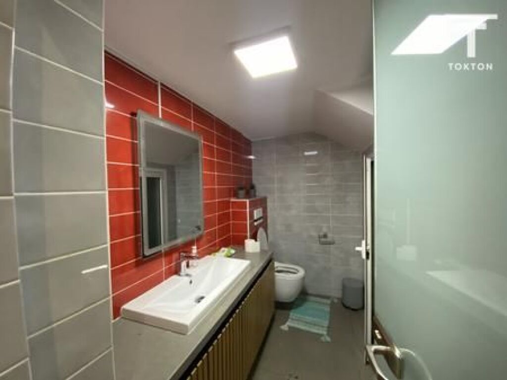SHITET, APARTAMENT LUX + PISHINË, KOPSHTI BOTANIK, TIRANË
