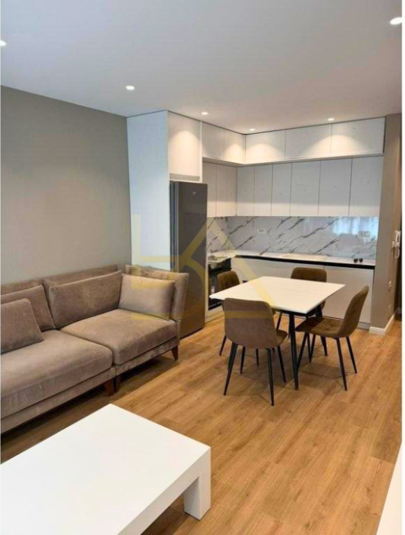 Shitet Apartament 1+1 – Kompleksi Xheluks, Rruga e Elbasanit, Tiranë
