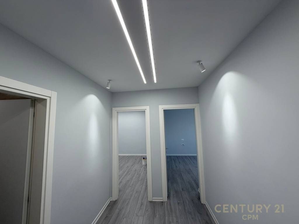 OFFICE FOR RENT AT THE INTERSECTION OF BARDHYL STREET!