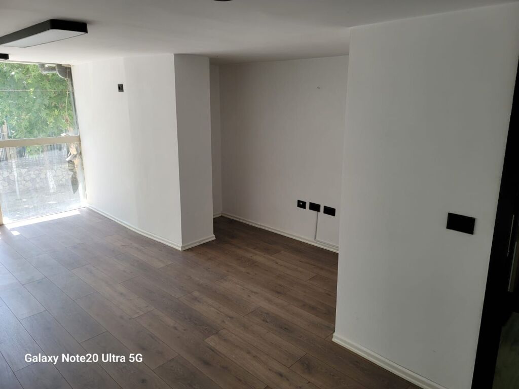 Shop for rent, near the Land Registry, ground floor