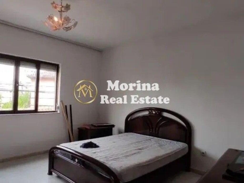 Rent | Shtëpi private 2 + 1 | Rruga Riza Cerova | 450 €/month