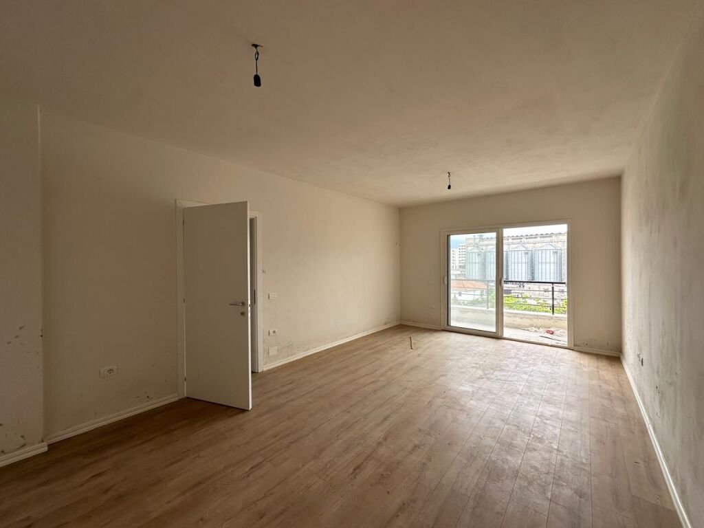 Apartament per shitje ne Yzberisht