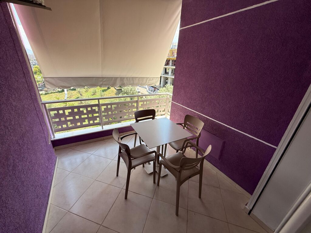 Jepet me qira super apartament 1+1 tek Kopshti Botanik