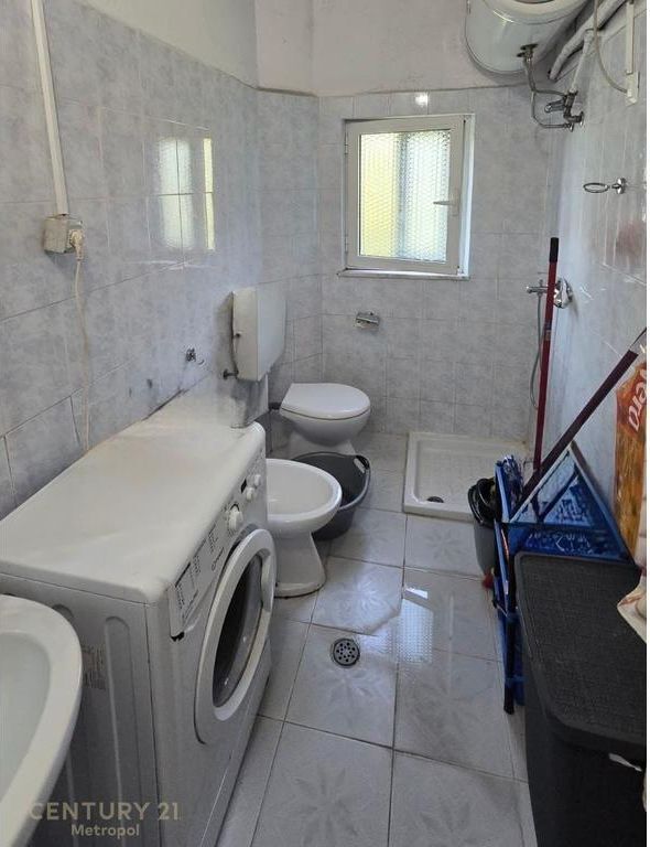 SHITET APARTAMENT 2+1, PËRBALLË ME SHKOLLEN "HARRY FULTZ"! 135,000 €