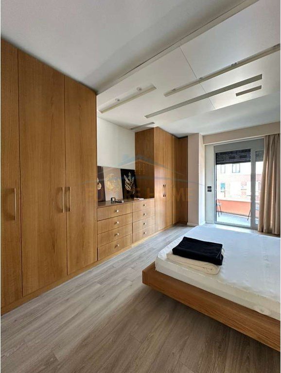 For sale, Apartment 1+1, 21 Dhjetori, Tirana
