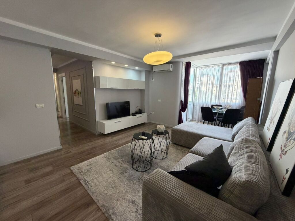 Apartament 1+1 per shitje, ne Bllok !