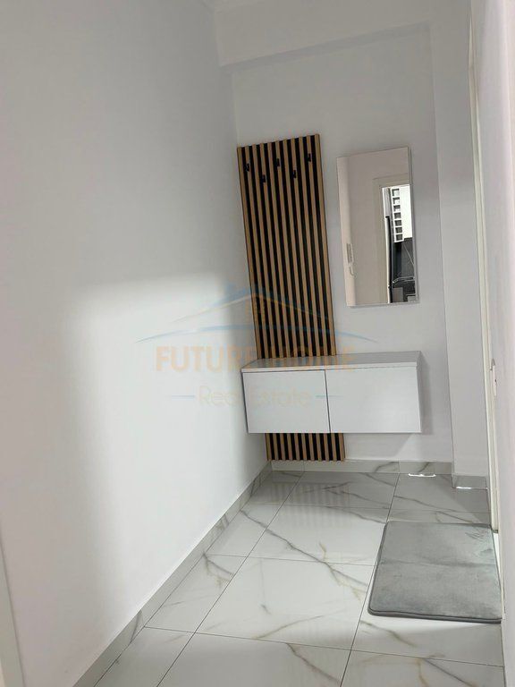 Affitto, Appartamento 1+1, Nuovo Anello, Tirana.