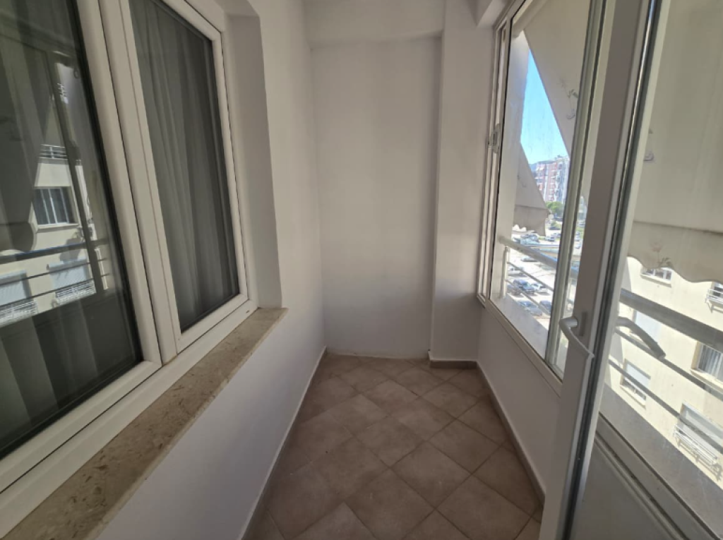 Shitet Apartament 1+1 – Rruga Sokrat Miho, Astir