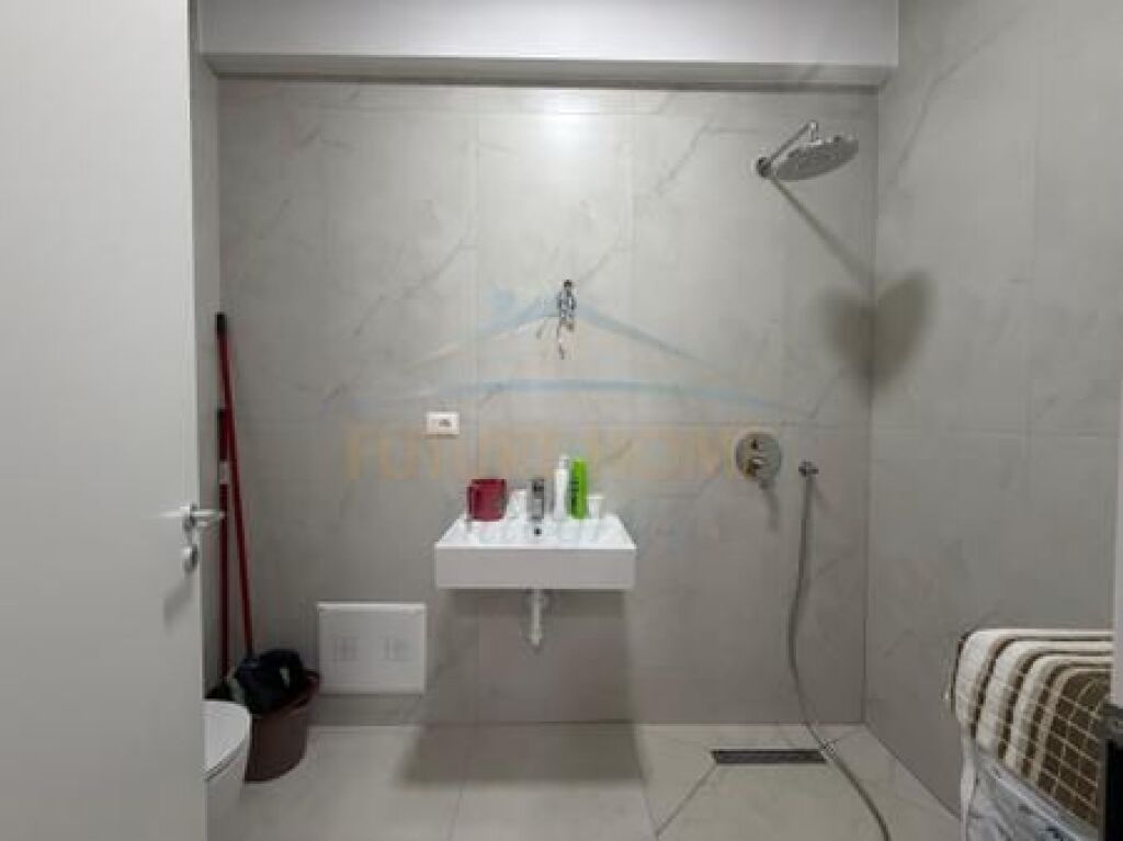 Shitet, Apartament 1+1+Post Parkimi, Rezidenca OxA, Tiranë.