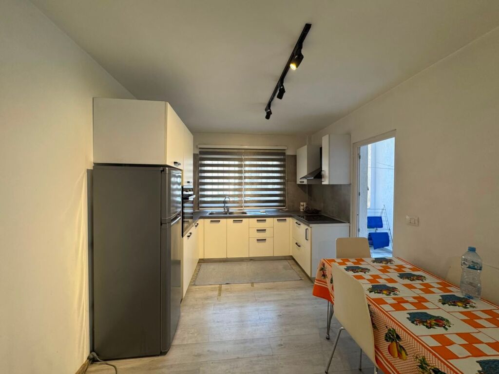 For rent 2+1+1 At the Train Station 700 thousand lek