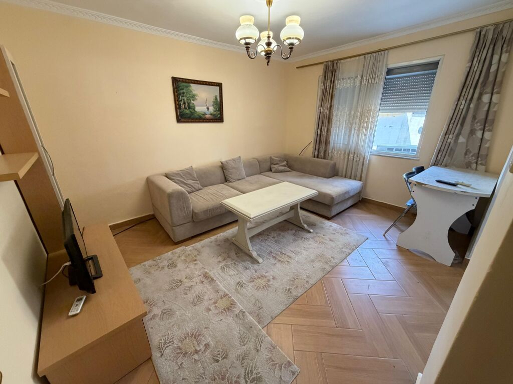 🏠 Jepet me qera Apartament 1+1 Tek Mine Peza