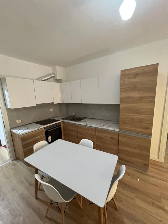 🏡 Affittasi appartamento 2+1 a 5 Maji presso Concord Center, 550 mila lek