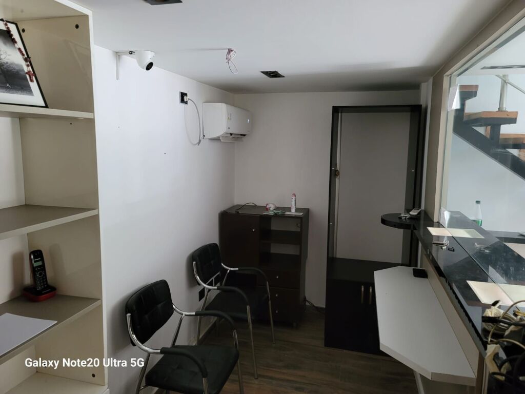Shop for rent, near the Land Registry, ground floor