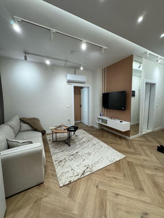 Affitto | Apartament 1 + 1 | Rruga 5 Maji | 500 €/mese